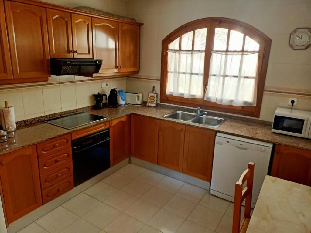 Chalet A 100M De La Playa De Cristal, Pino Alto Βίλα Hospitalet De L'Infant Εξωτερικό φωτογραφία